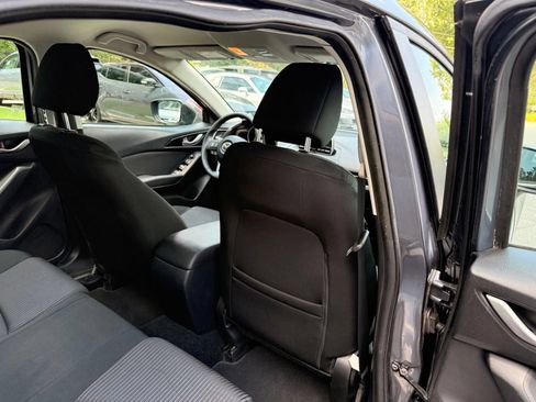 Used 2014 MAZDA MAZDA3 i Touring FWD image 23