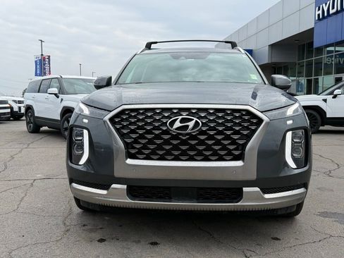 Used 2022 Hyundai Palisade Calligraphy image 2