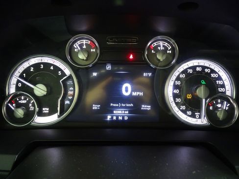 Used 2015 RAM 1500 Laramie Limited image 28