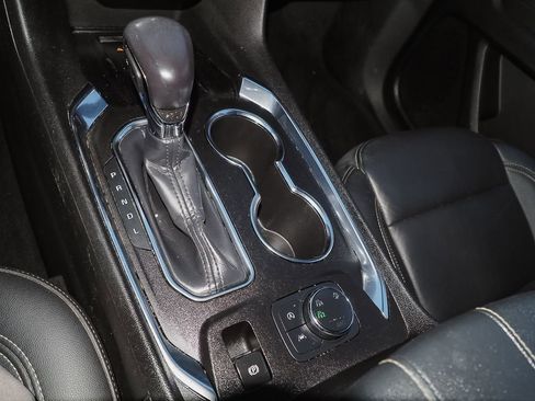 Certified 2022 Chevrolet Traverse LT image 16