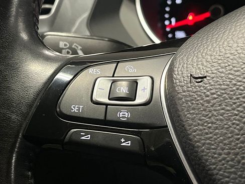 Used 2019 Volkswagen Tiguan SE w/ Panoramic Sunroof Package image 24