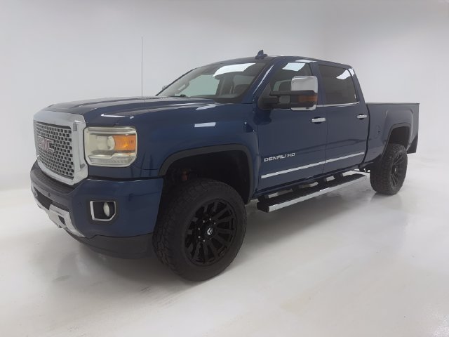 Used 2016 GMC Sierra 2500 Denali w/ Duramax Plus Package AWD/4WD image 5