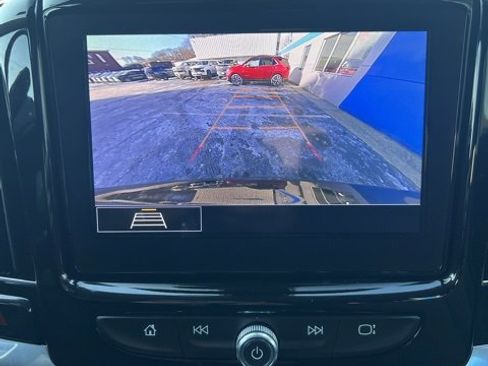 Used 2020 Chevrolet Traverse LT w/ Driver Confidence II Package image 40