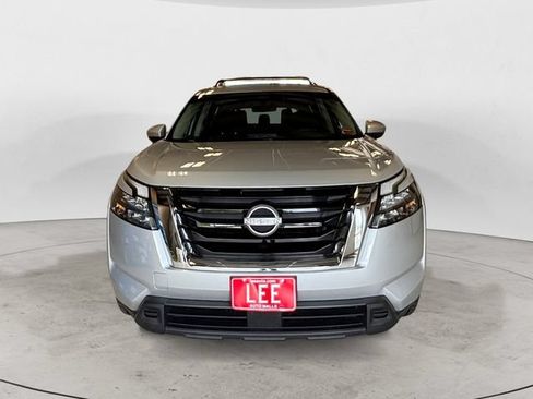Used 2023 Nissan Pathfinder SV w/ SV Premium Package AWD/4WD image 9