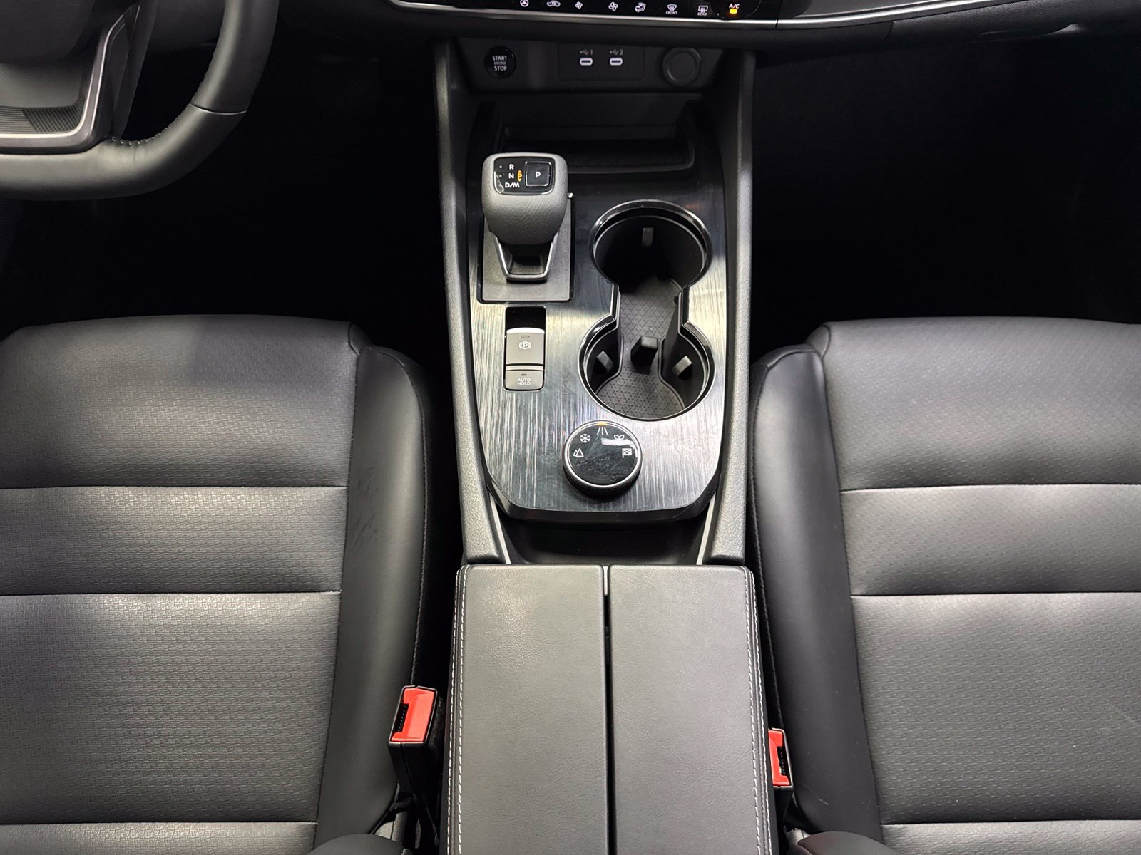 Certified 2025 Nissan Rogue SV w/ SV Premium Package AWD/4WD image 32
