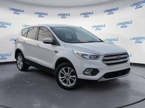 Used 2019 Ford Escape SE FWD image 2