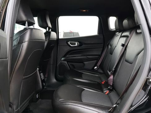 Used 2024 Jeep Compass Latitude image 9