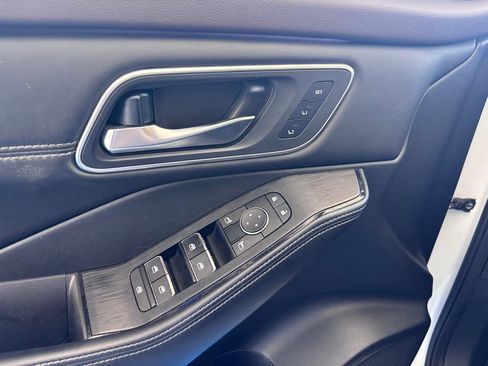 Used 2023 Nissan Rogue Platinum FWD image 19