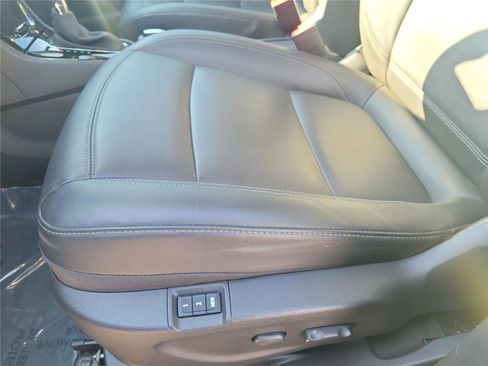 Used 2019 Buick Encore Essence image 17