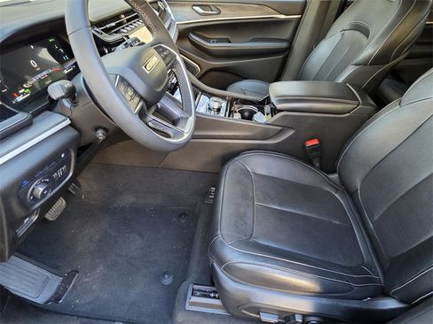 Used 2023 Jeep Grand Cherokee 4WD 4xe w/ Luxury Tech Group II image 8