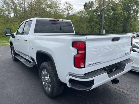 New 2026 Chevrolet Silverado 2500 High Country w/ High Country Premium Package AWD/4WD image 4