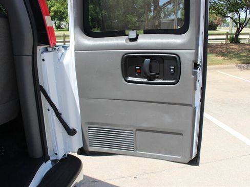 Used 2016 Chevrolet Express 3500 LT w/ LT Preferred Equipment Group RWD image 12