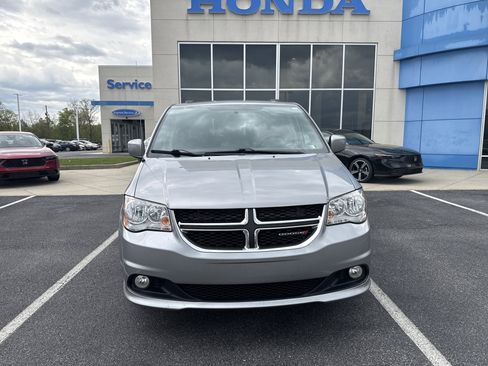 Used 2016 Dodge Grand Caravan SXT FWD image 8
