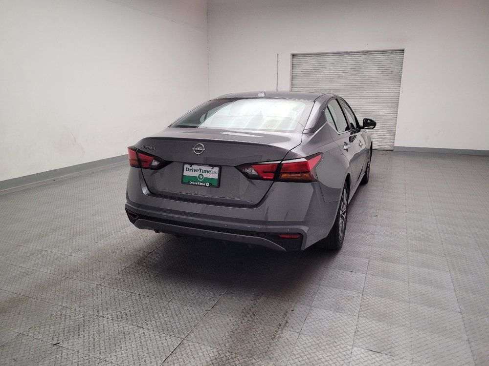 Used 2025 Nissan Altima 2.5 SV FWD image 7