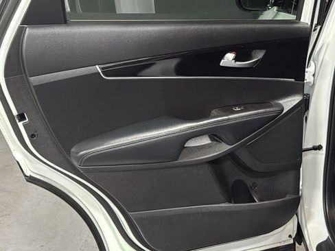 Used 2018 Kia Sorento AWD image 23