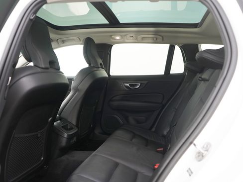 Used 2025 Volvo V60 B5 Cross Country Plus AWD/4WD image 18