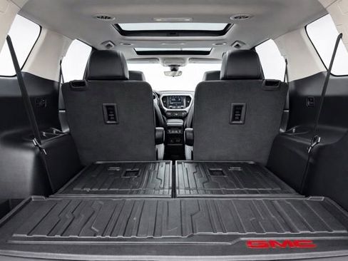 Used 2021 GMC Acadia Denali w/ Denali Ultimate Package AWD/4WD image 9