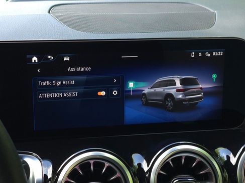 Used 2025 Mercedes-Benz EQB 300 4MATIC image 48