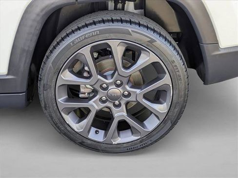 Used 2021 Jeep Compass Latitude image 23