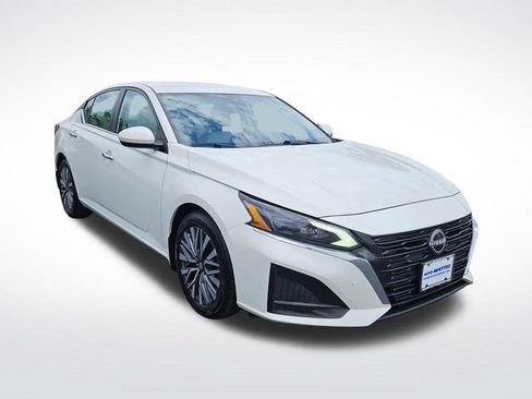 Used 2023 Nissan Altima 2.5 SV FWD image 8