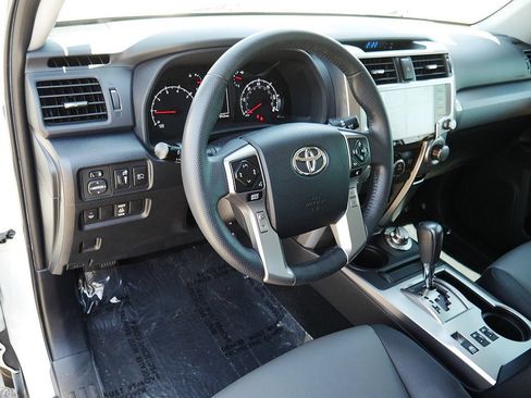 Used 2020 Toyota 4Runner SR5 Premium w/ Moonroof Package AWD/4WD image 11
