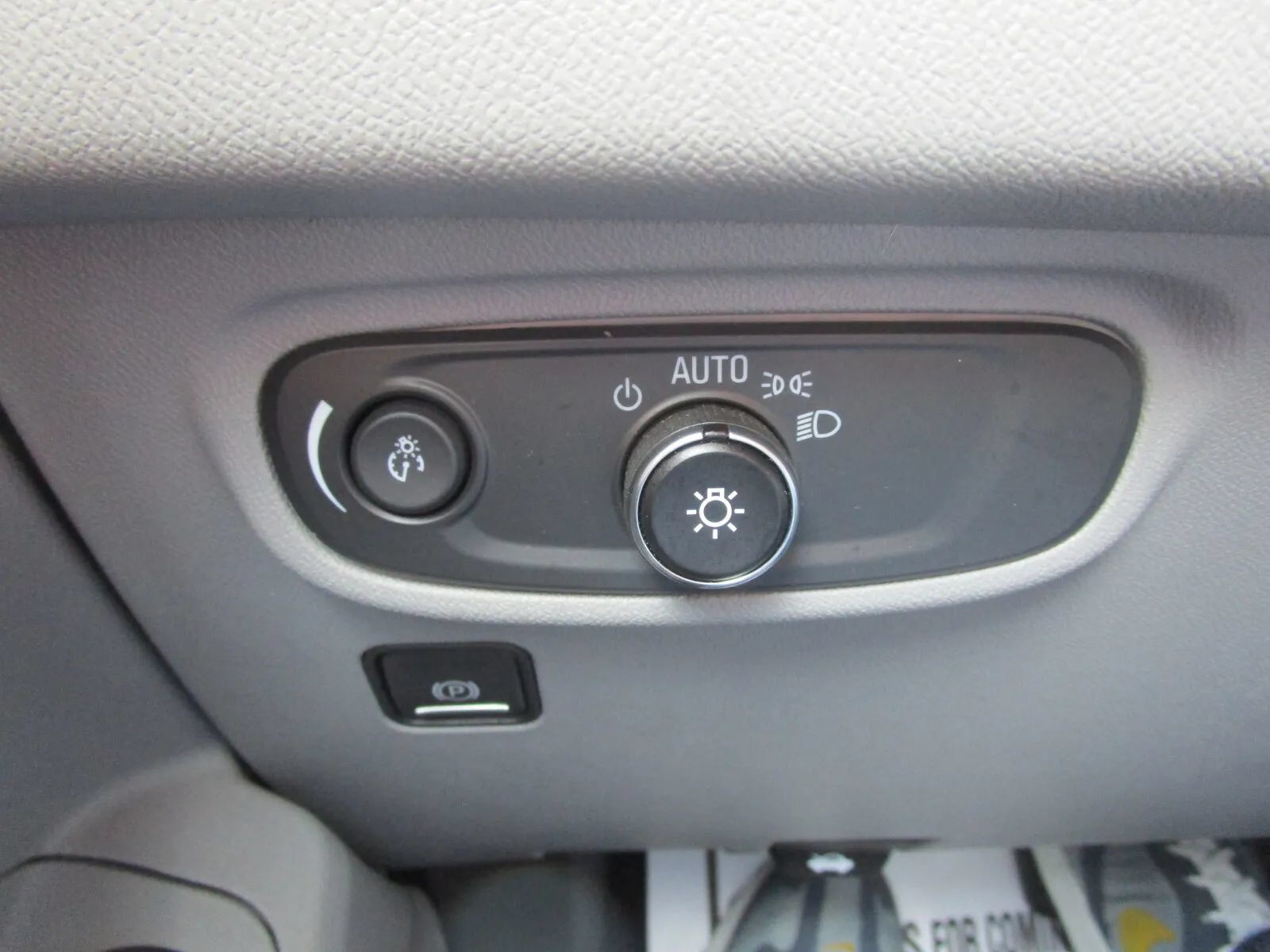 Used 2021 GMC Terrain SLE w/ Driver Convenience Package AWD/4WD image 29