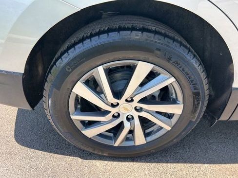 Used 2022 Chevrolet Equinox LT AWD/4WD image 47
