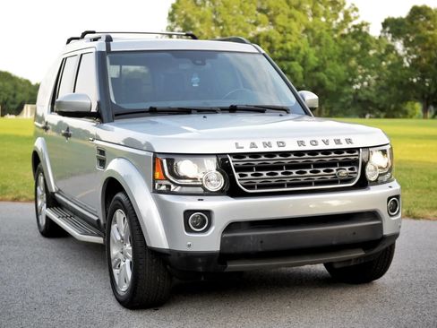 Used 2016 Land Rover LR4 HSE Silver Edition AWD/4WD image 8