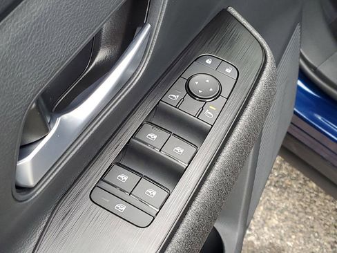 New 2026 Nissan Kicks SV image 9