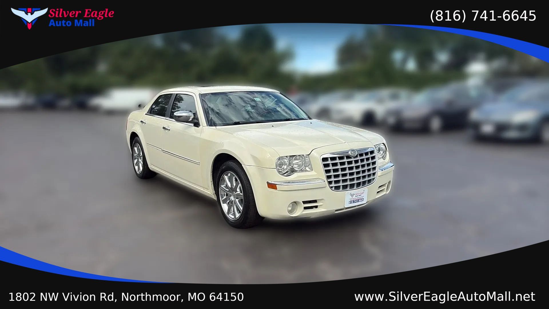 Used 2010 Chrysler 300 Limited RWD image 7