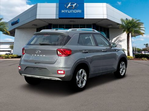 New 2026 Hyundai Venue SEL FWD image 8
