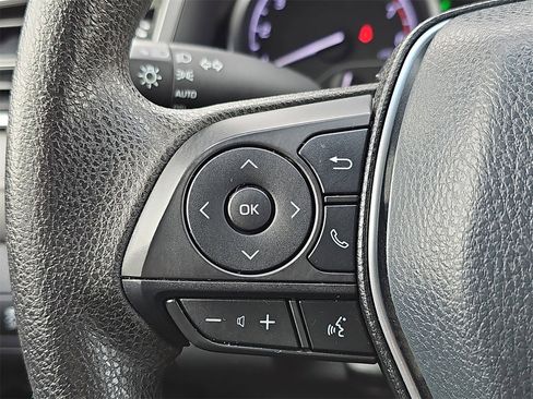 Used 2018 Toyota Camry LE image 16