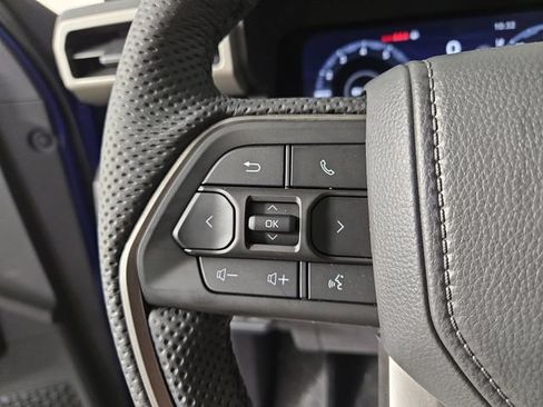 Used 2025 Toyota Tacoma Limited AWD/4WD image 31