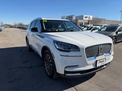 Used 2023 Lincoln Aviator AWD w/ Premium Package image 2