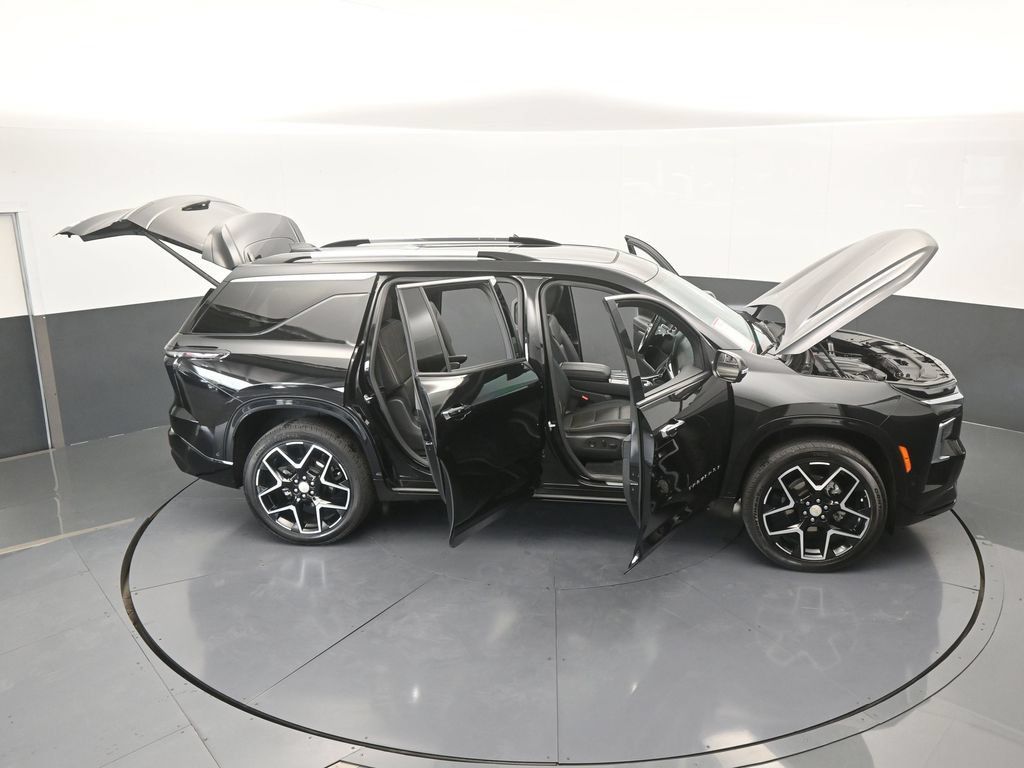 Used 2025 Chevrolet Traverse High Country FWD image 90