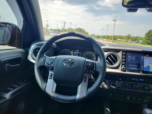 Used 2023 Toyota Tacoma Limited w/ Nightshade Package AWD/4WD image 16