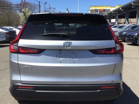 Used 2025 Honda CR-V LX image 4