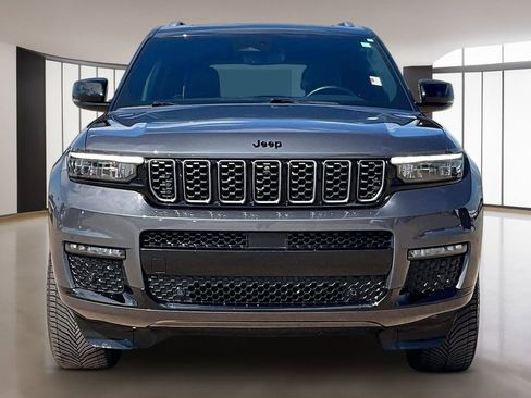 Used 2023 Jeep Grand Cherokee L Summit w/ High Altitude Package AWD/4WD image 3