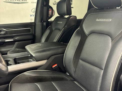 Used 2024 RAM 1500 Laramie AWD/4WD image 9