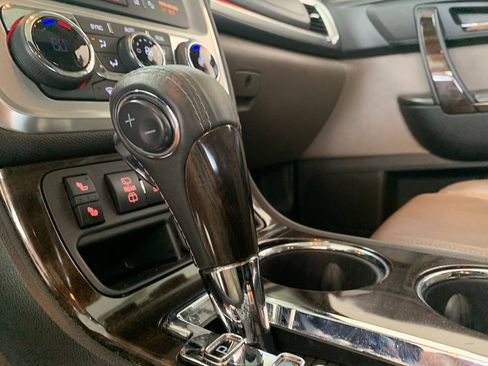 Used 2016 GMC Acadia SLT w/ Open Road Package FWD image 7