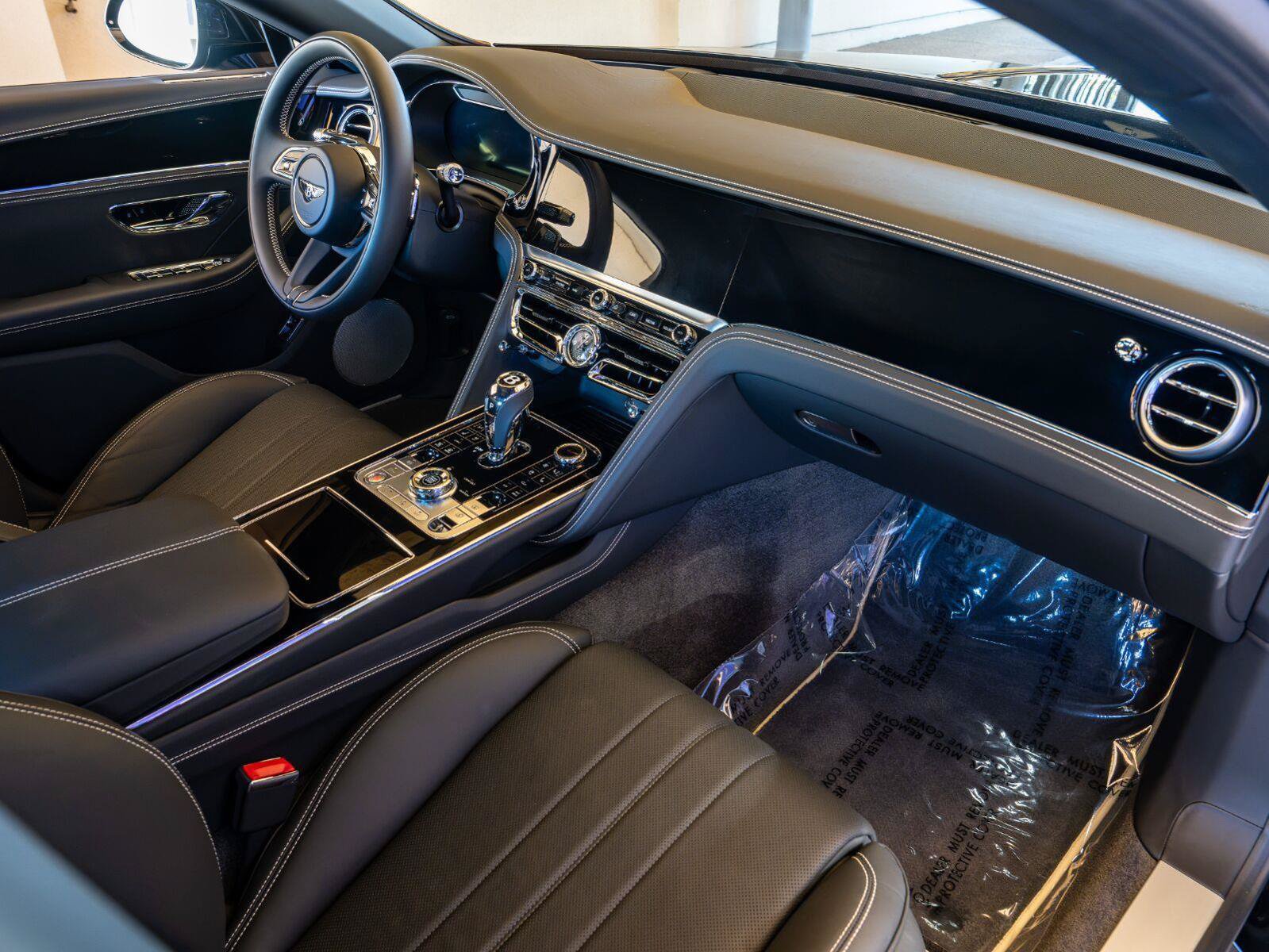 Used 2024 Bentley Flying Spur Azure AWD/4WD image 18