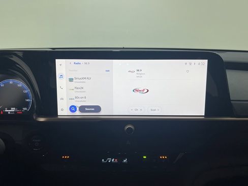 Used 2025 Toyota Crown XLE image 12