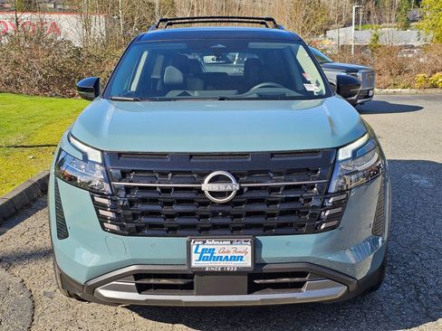 New 2026 Nissan Pathfinder Platinum image 2