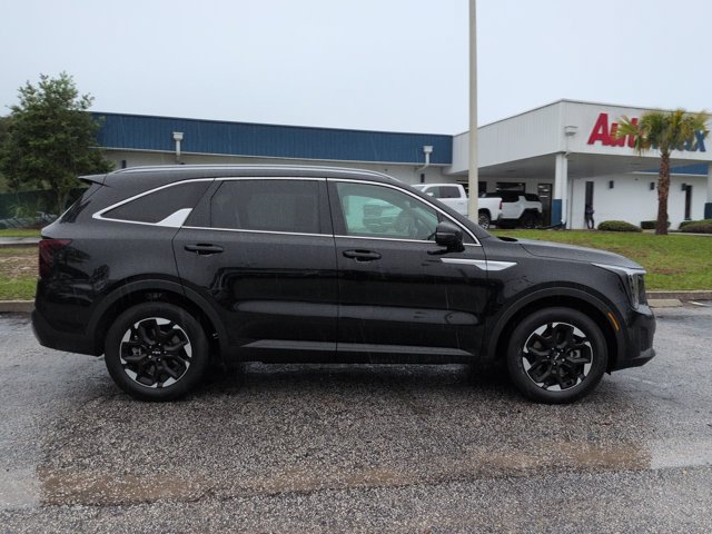Used 2024 Kia Sorento S w/ Panoramic Sunroof Package FWD image 3