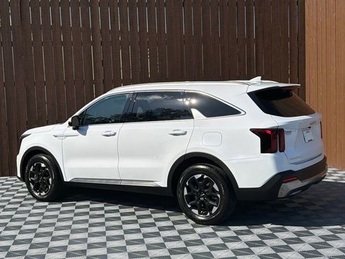 Used 2025 Kia Sorento S FWD image 15