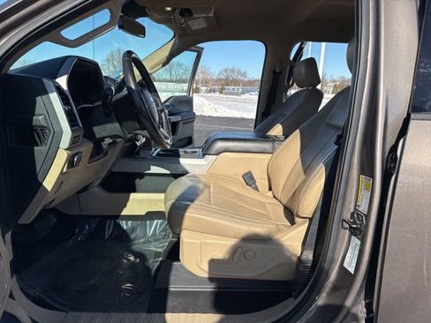 Used 2020 Ford F350 Lariat w/ Chrome Package image 25