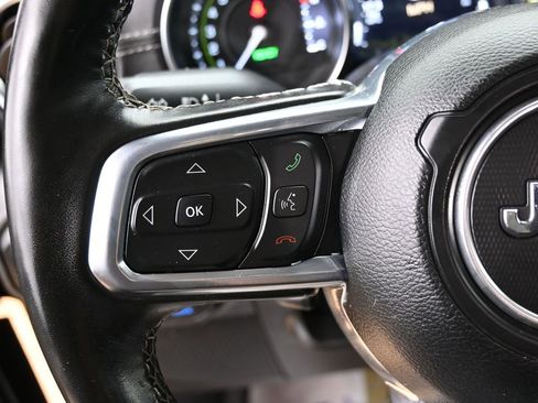 Used 2023 Jeep Wrangler Unlimited Sahara w/ Cold Weather Group AWD/4WD image 25