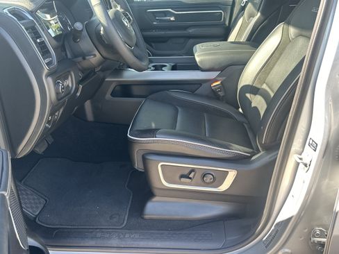 Used 2026 RAM 1500 Laramie AWD/4WD image 9