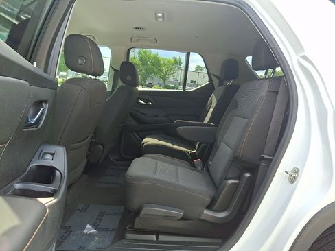Used 2020 Chevrolet Traverse LT w/ LPO, Floor Liner Package AWD/4WD image 10