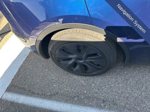 Used 2024 Tesla Model Y Long Range RWD image 8